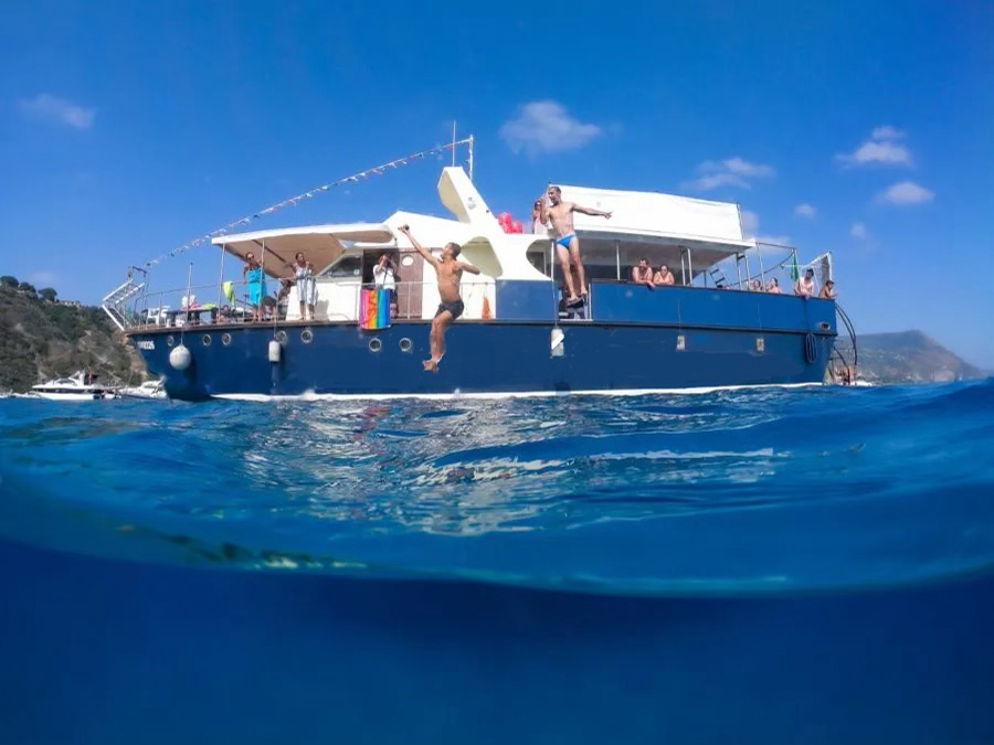 blue-ocean-tropea-e1637575747119